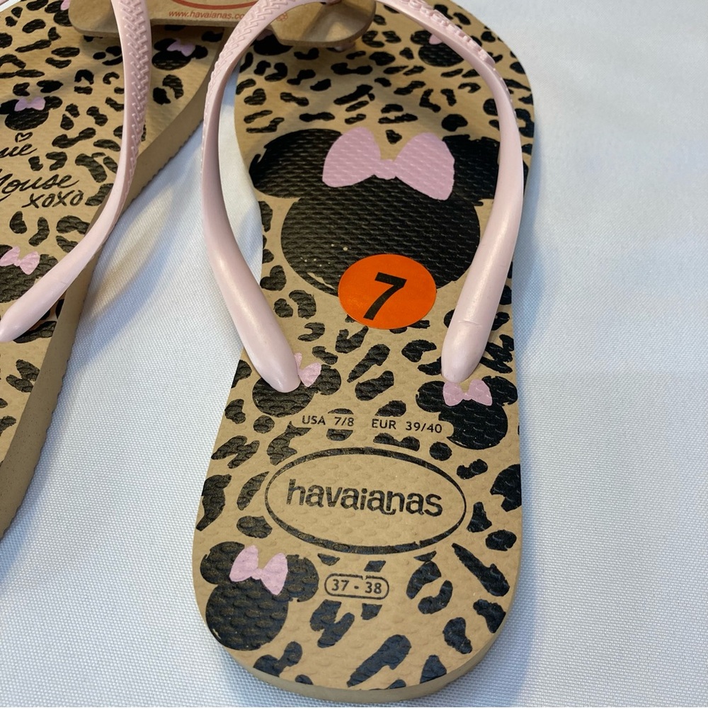 Havaianas NWOT Disney Slim Flip Flops Golden Minnie Mouse USA Women's Size 7/8 - Picture 6 of 7